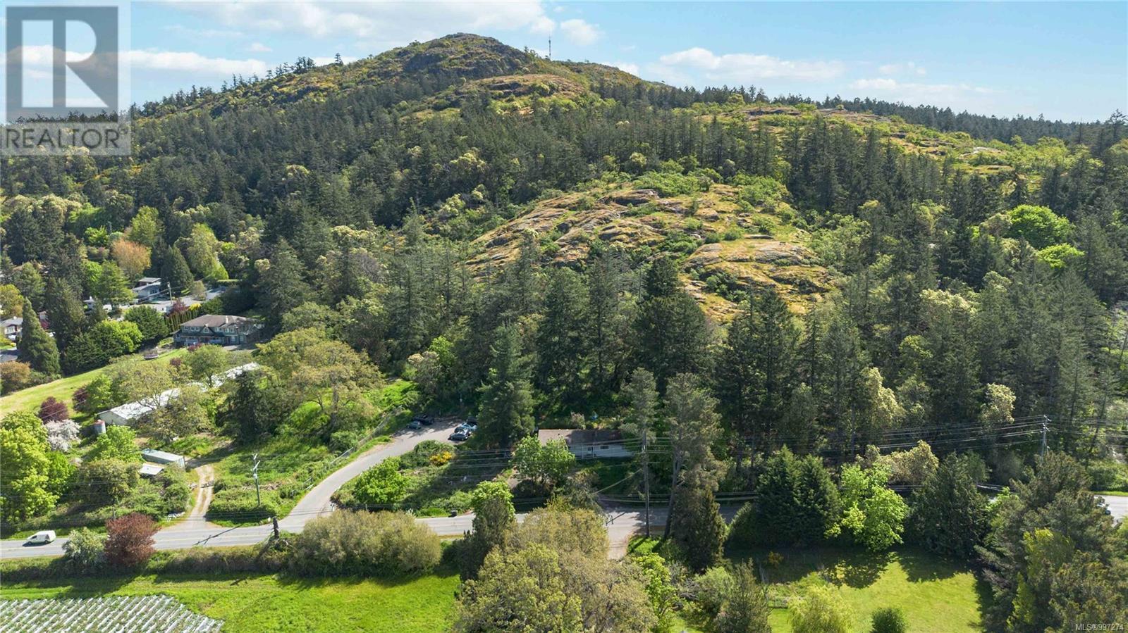 4439 Blenkinsop Rd, Saanich, BC V8X 2C3