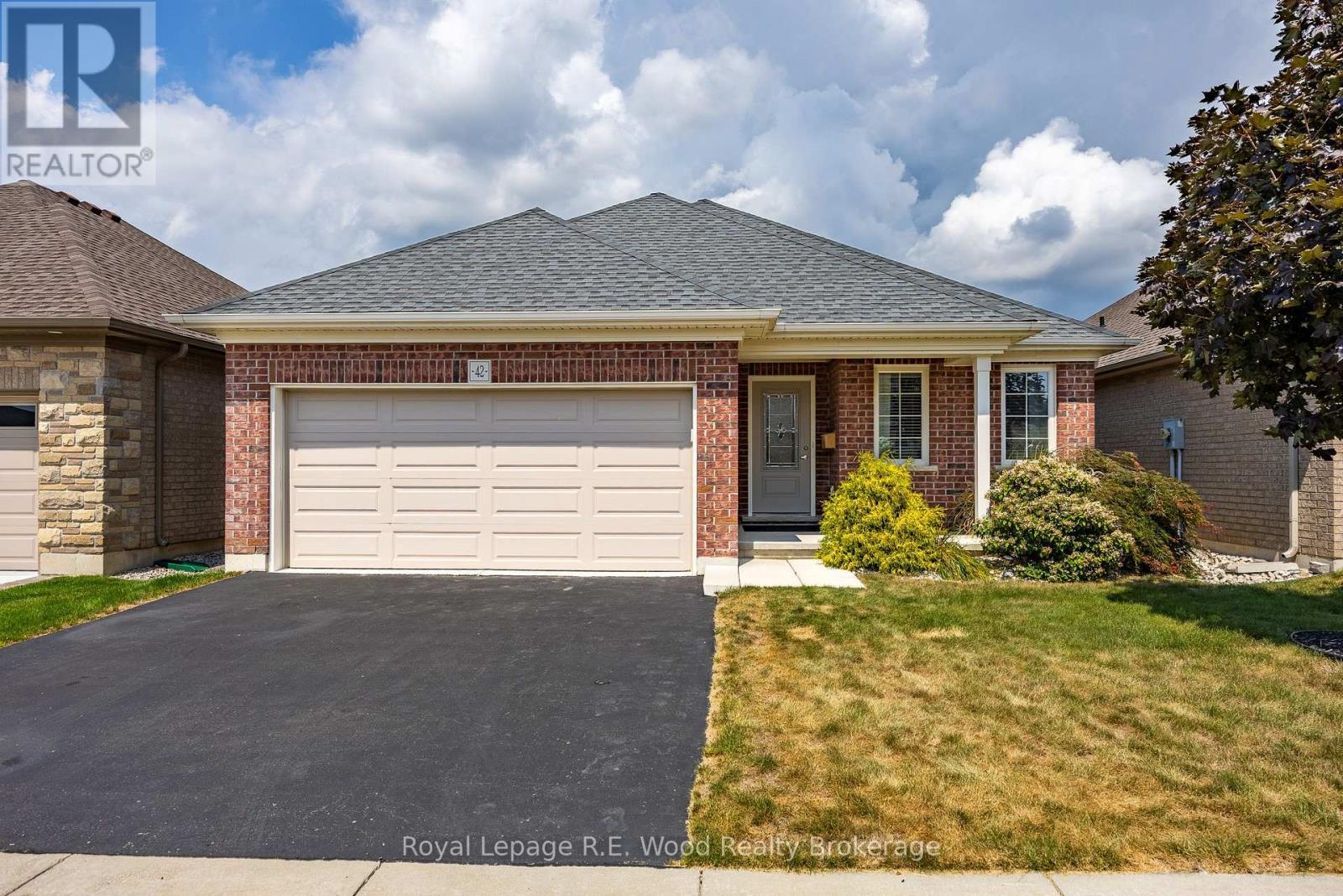 42 Hogarth Dr, Tillsonburg, ON N4G 0C3