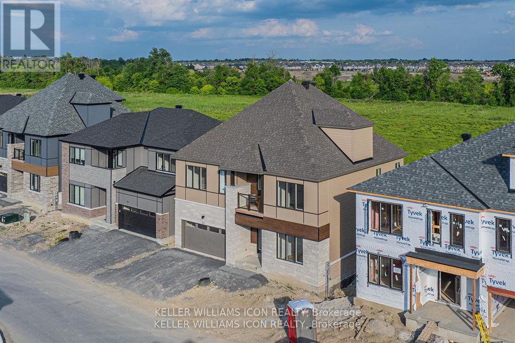 521 Elation Hts, Ottawa, ON K2J 7M7