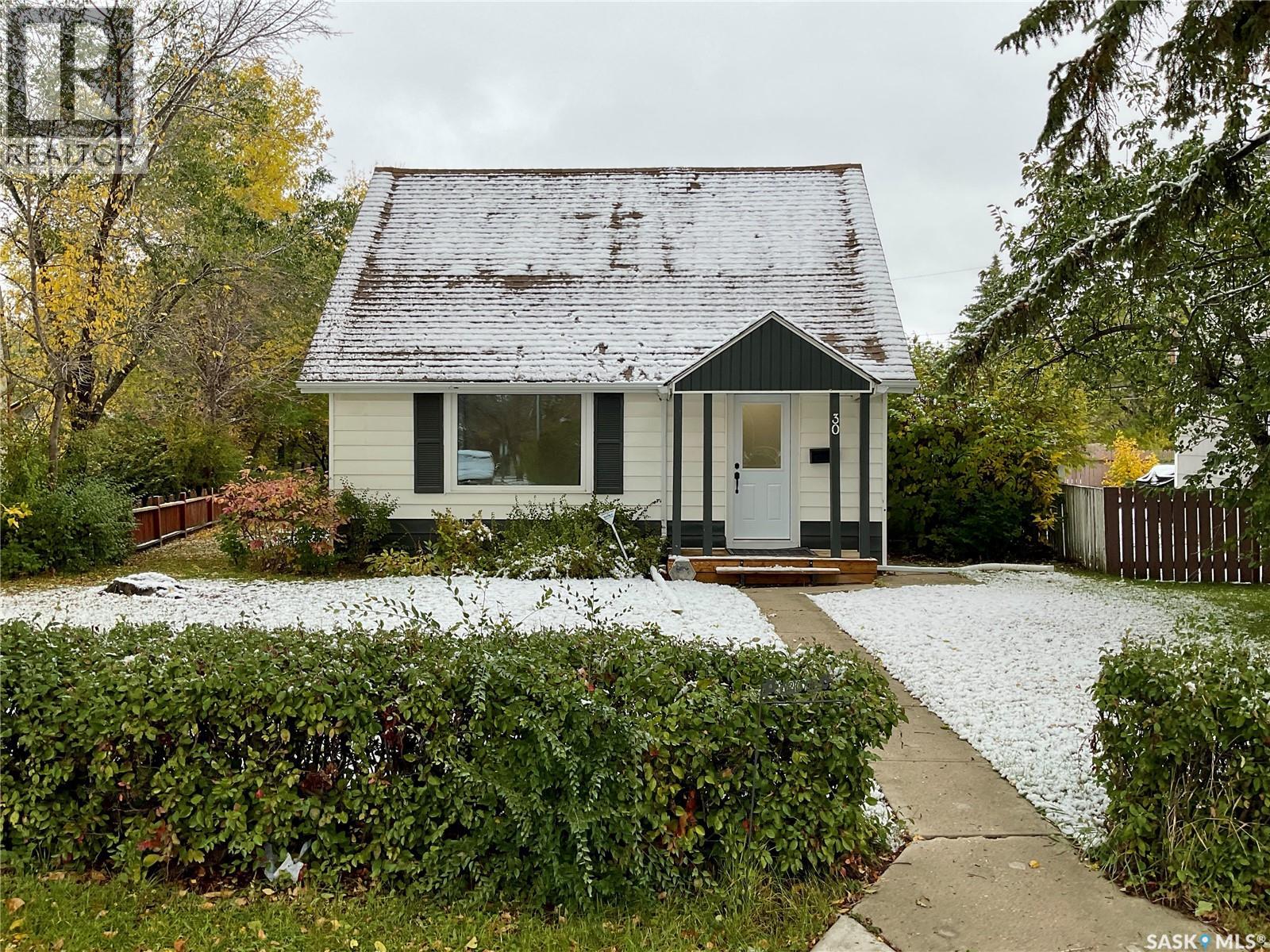 30 Cecil Cres, Regina, SK S4T 5Y5