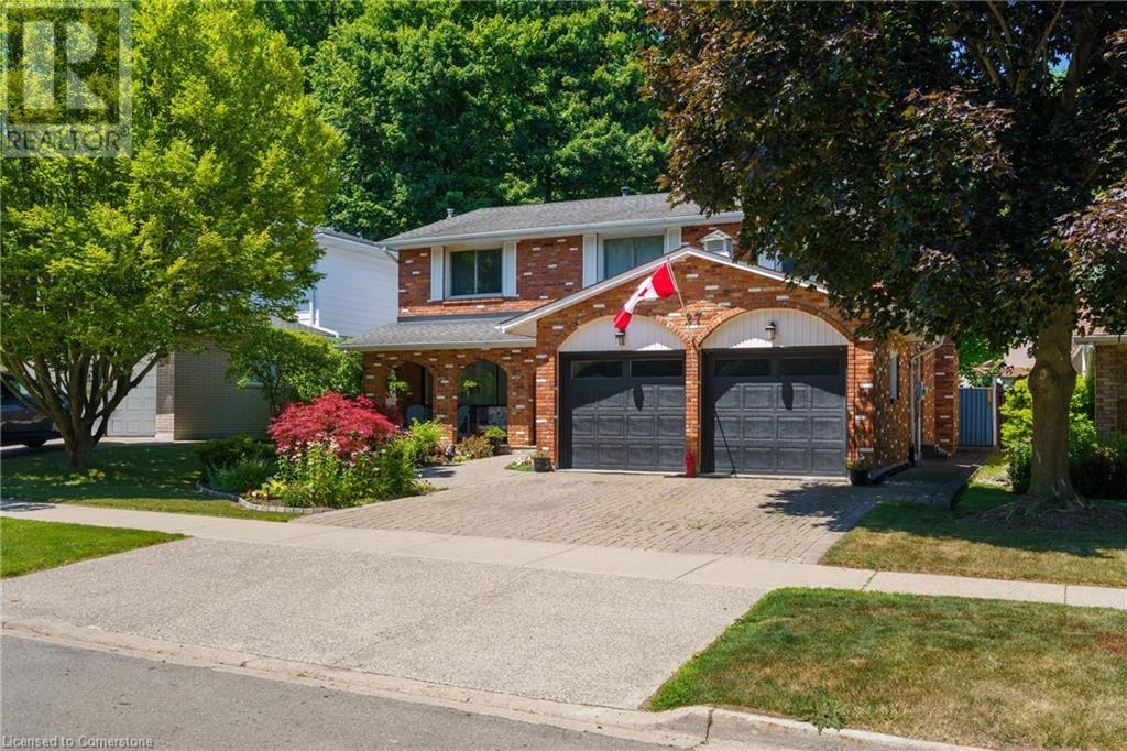 27 Jerome Park Dr, Hamilton, ON L9H 6G9