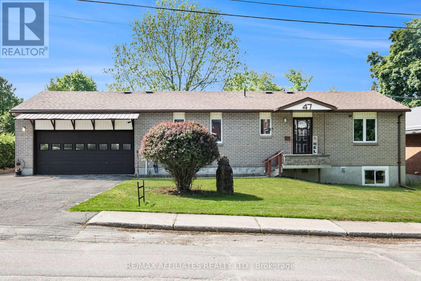 47 Gladstone Ave, Smiths Falls, ON K7A 1R8
