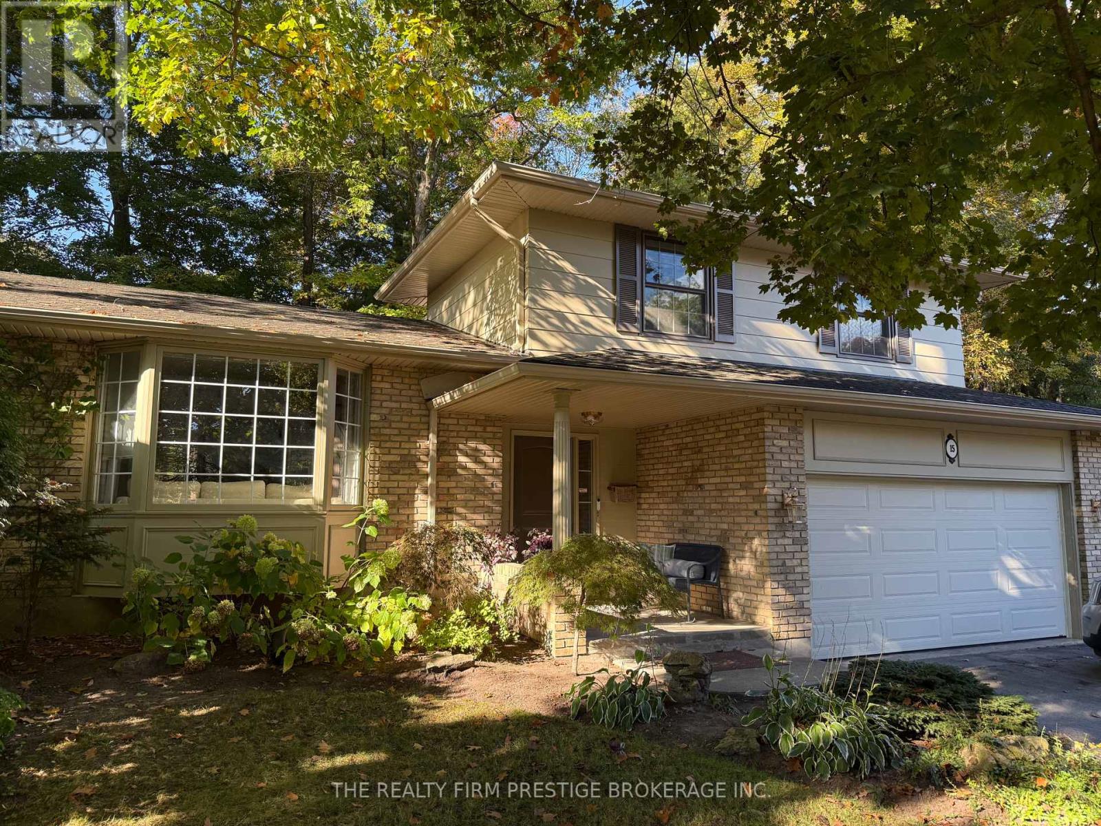 15 Rockford Cres, London, ON N6K 3B5