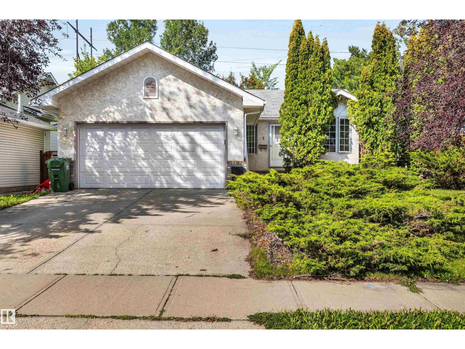1 Henri Cl, St. Albert, AB T8N 6B2