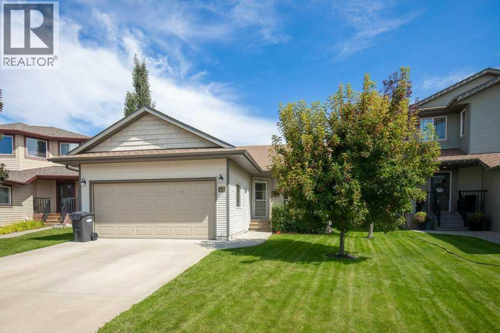 40 Bowman Cir, Sylvan Lake, AB T4S 0H9