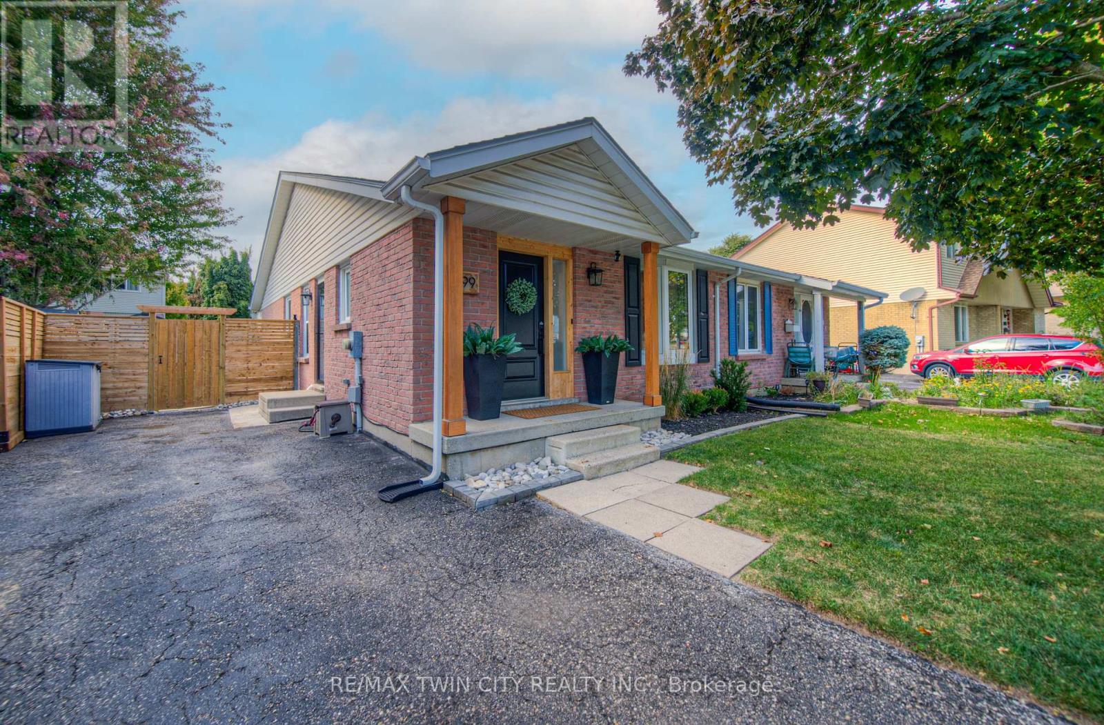 999 Cree Ave, Woodstock, ON N4T 1E7