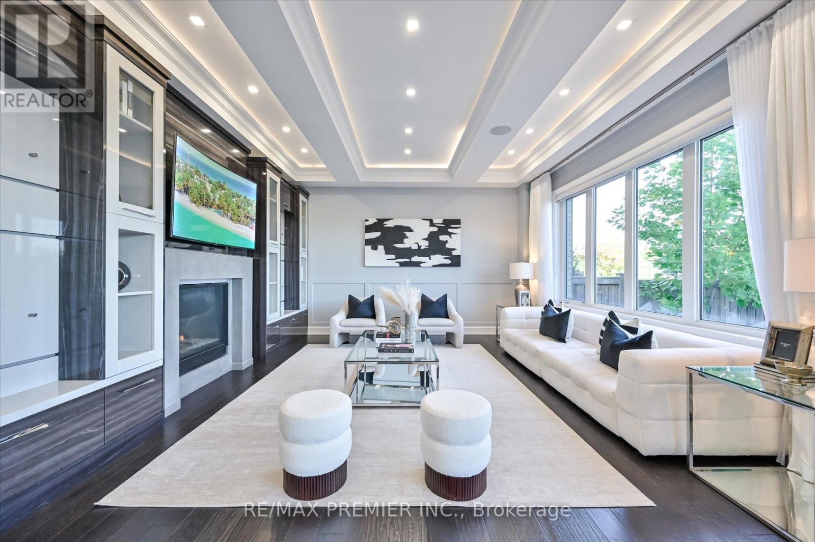 346 Farrell Rd, Vaughan Patterson, ON L6A 4W9