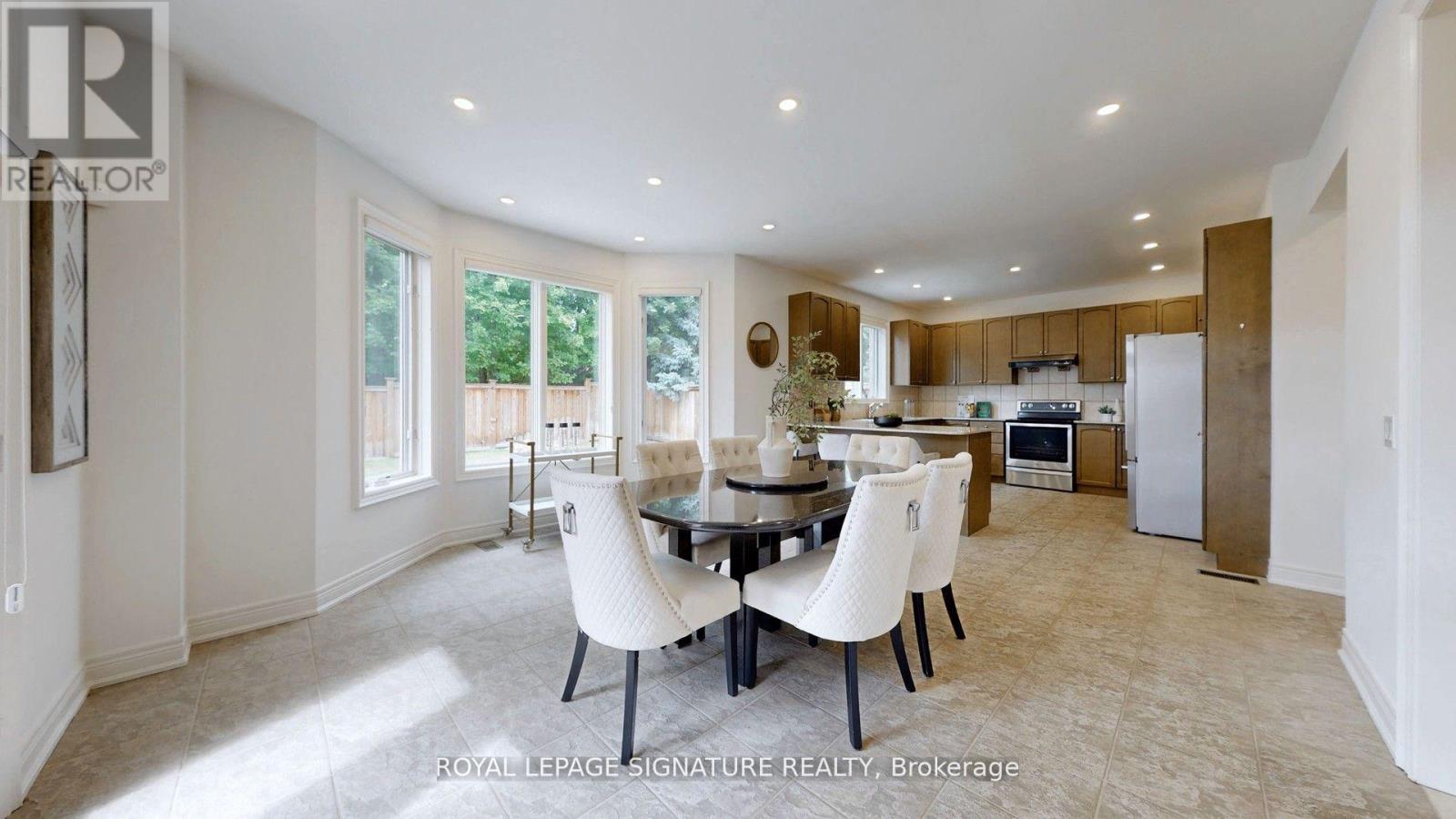 2238 Lyndhurst Dr, Oakville, ON L6H 7V4