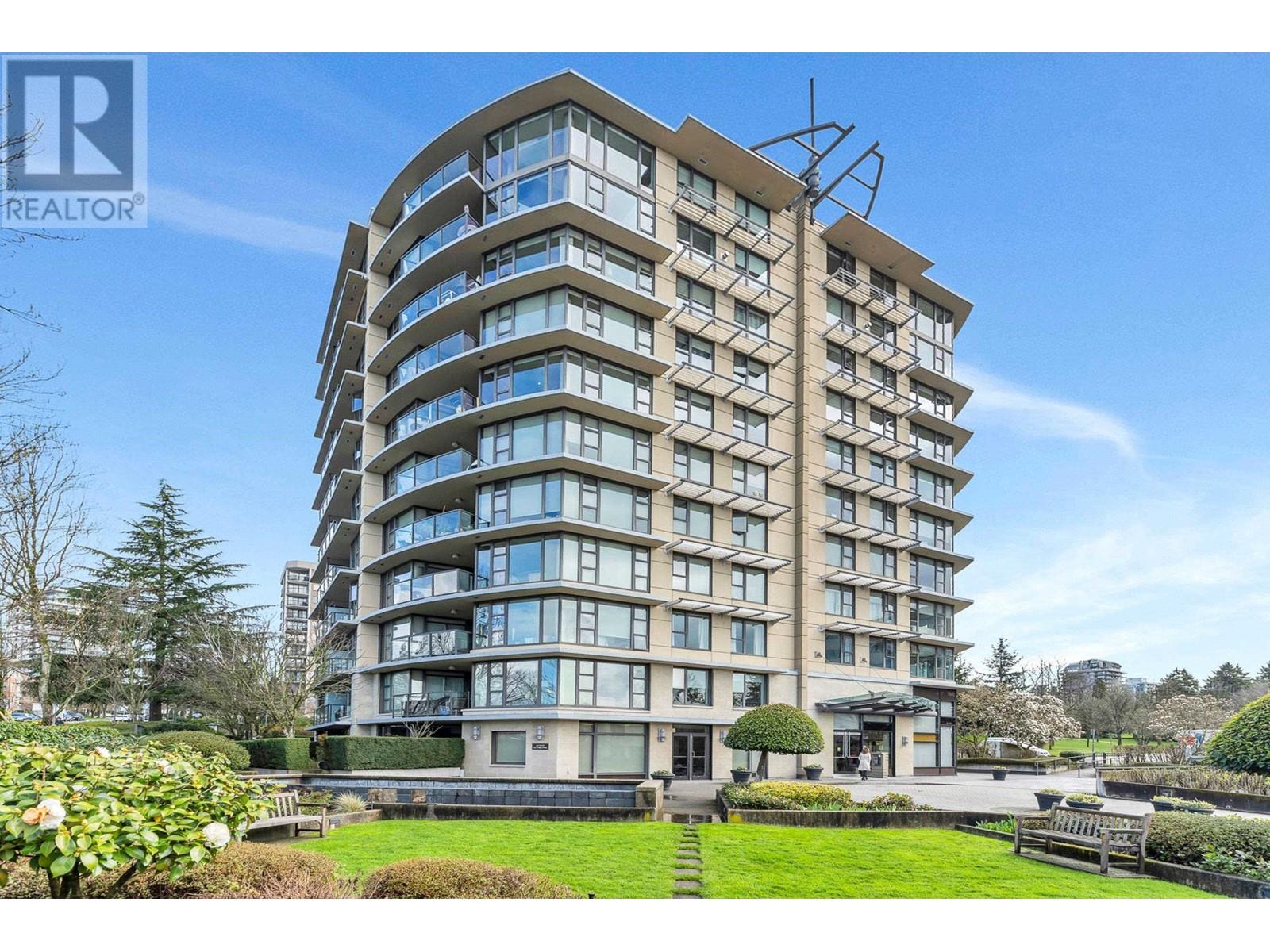 683 Victoria Park Unit 304, North Vancouver, BC V7M 0A2