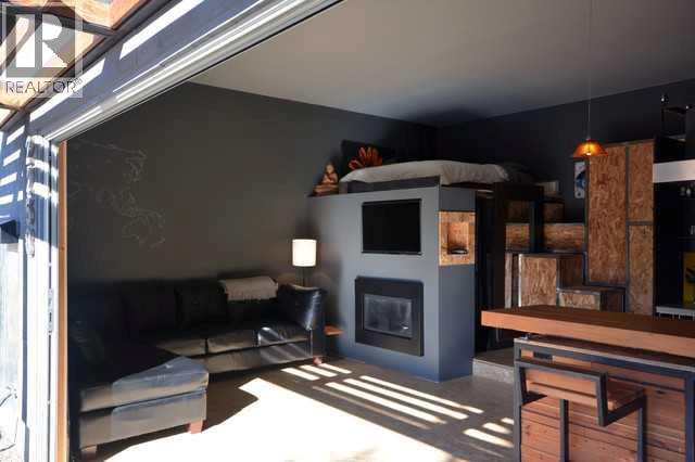 213 Saddlecrest Pl, Calgary, AB T3J 5E9