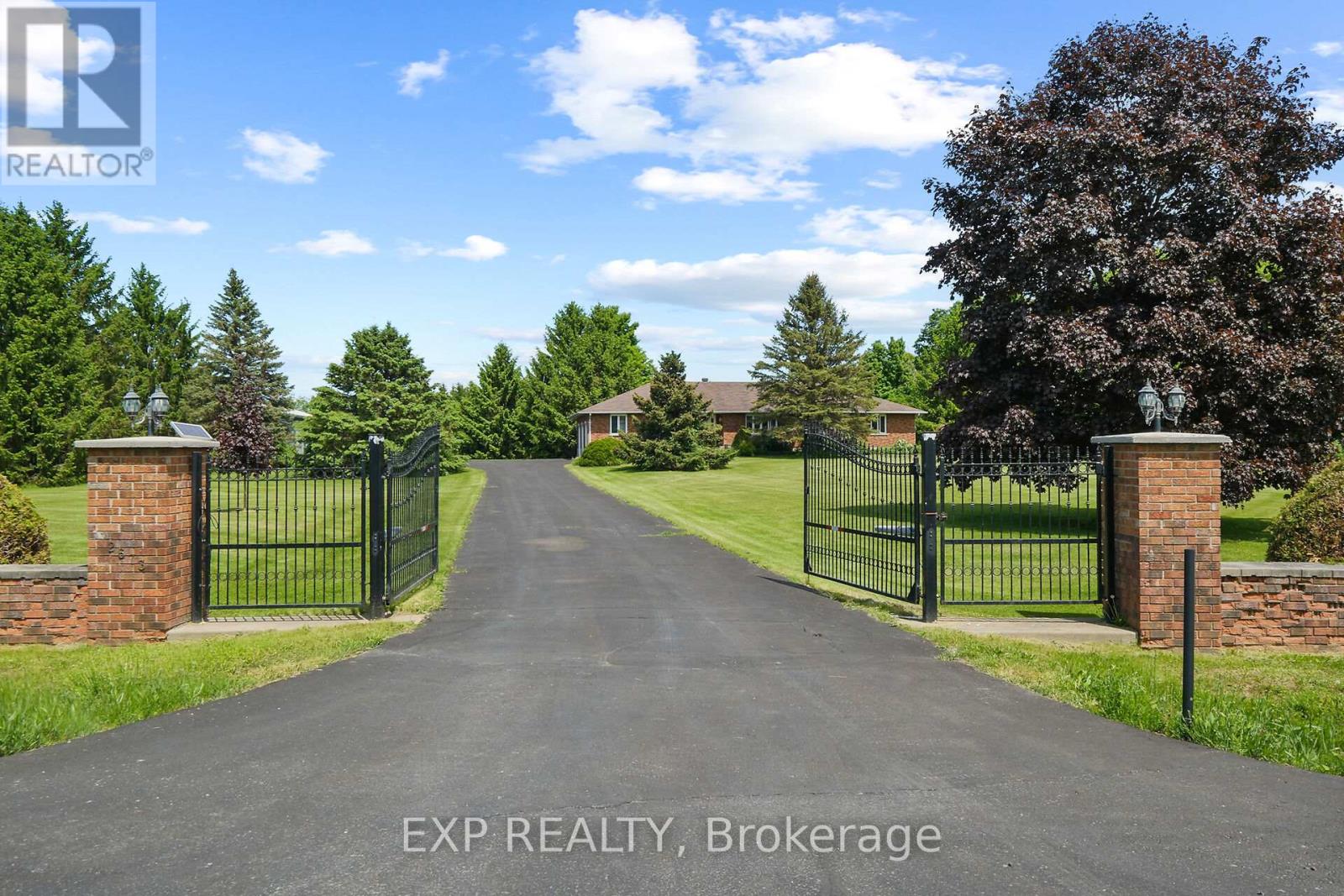 2673 Yorks Corners Rd, Ottawa, ON K0A 2P0