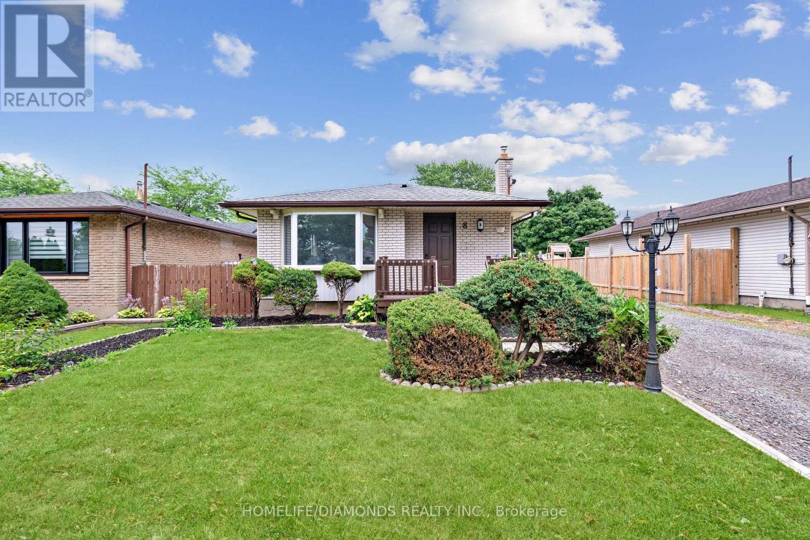 8 Huntley Cres, St. Catharines Carltonbunting, ON L2M 6E6