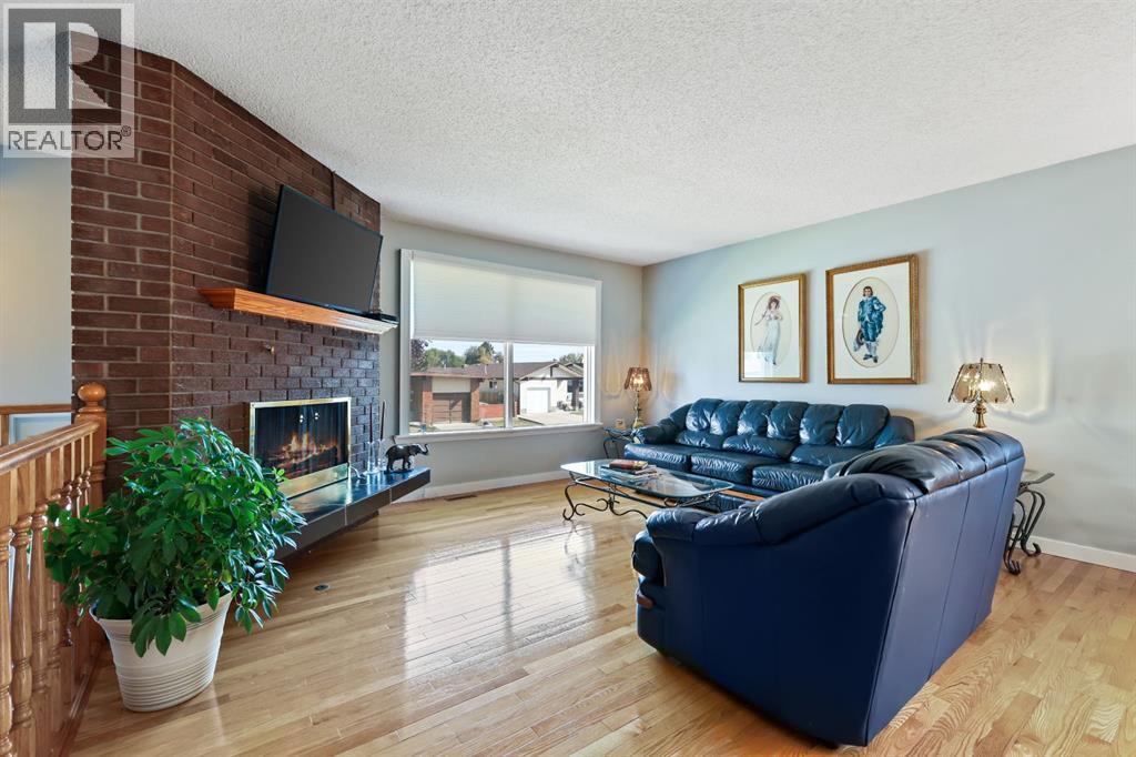 147 Whitehorn Rd NE, Calgary, AB T1Y 2A1