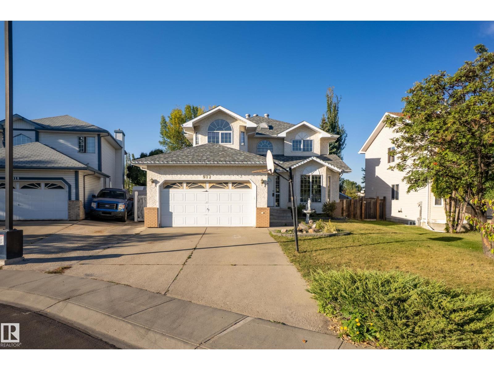 917 Ormsby Wd NW, Edmonton, AB T5T 6A9