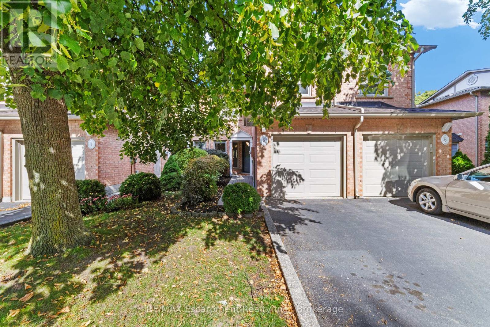 5 2065 Sixth Line, Oakville, ON L6H 5R8