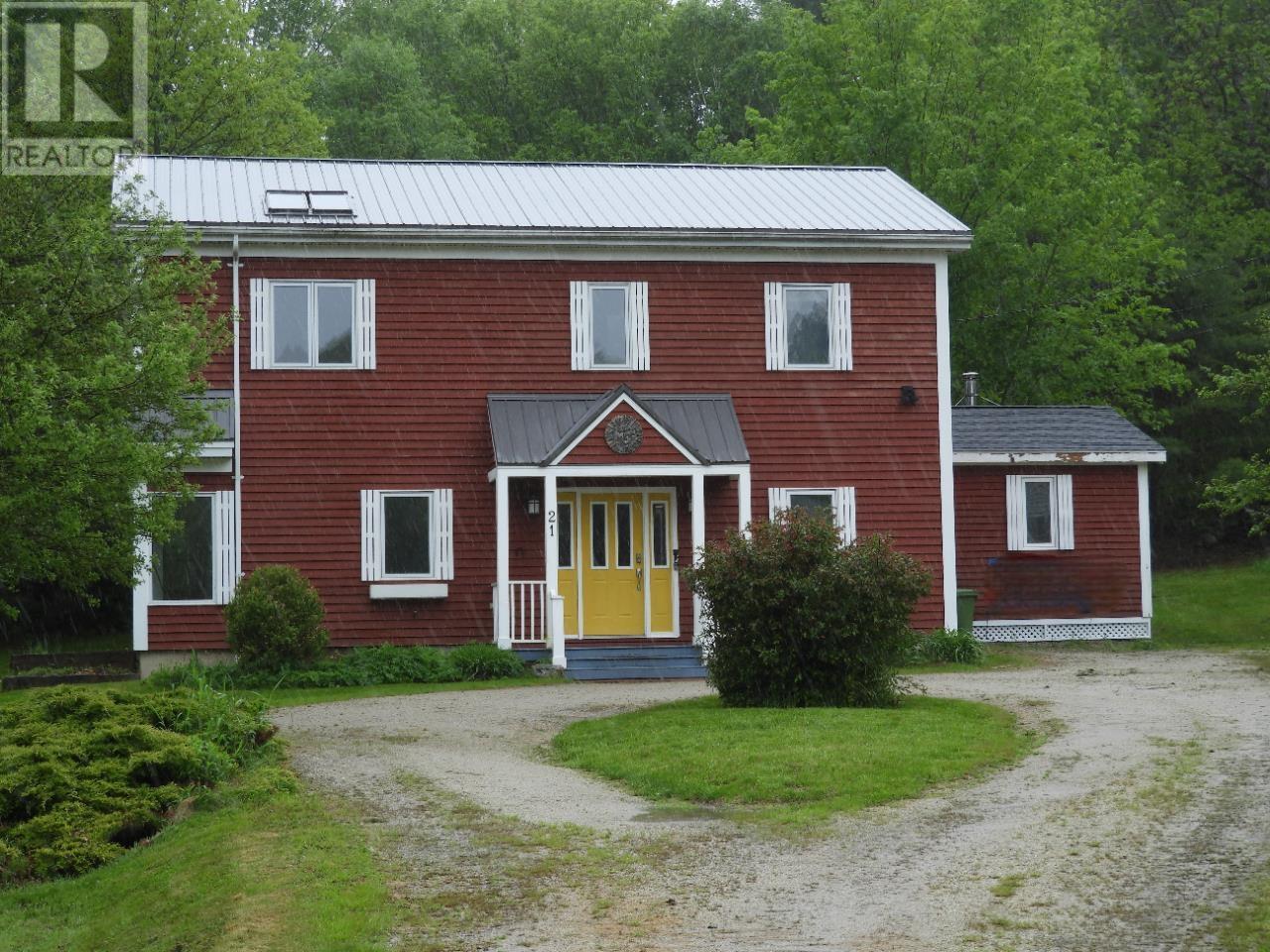 21 Long Hill Rd, Mahone Bay, NS B0J 2E0