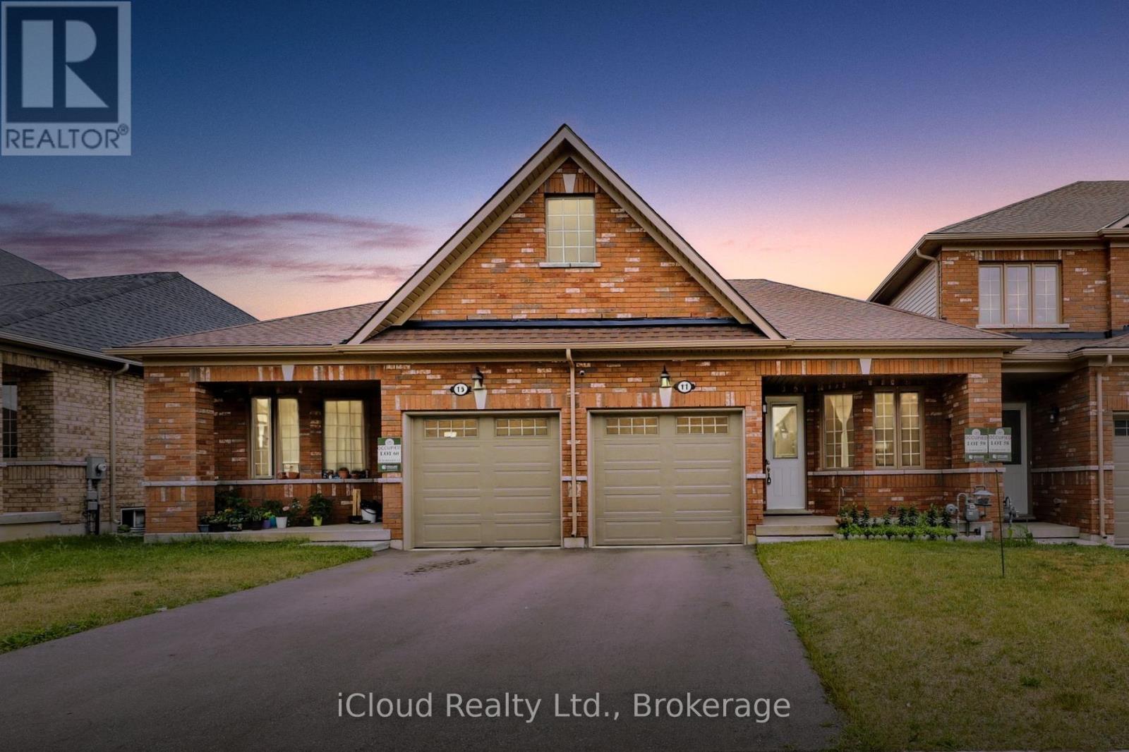 11 Harwood St, Tillsonburg, ON N4G 0J7