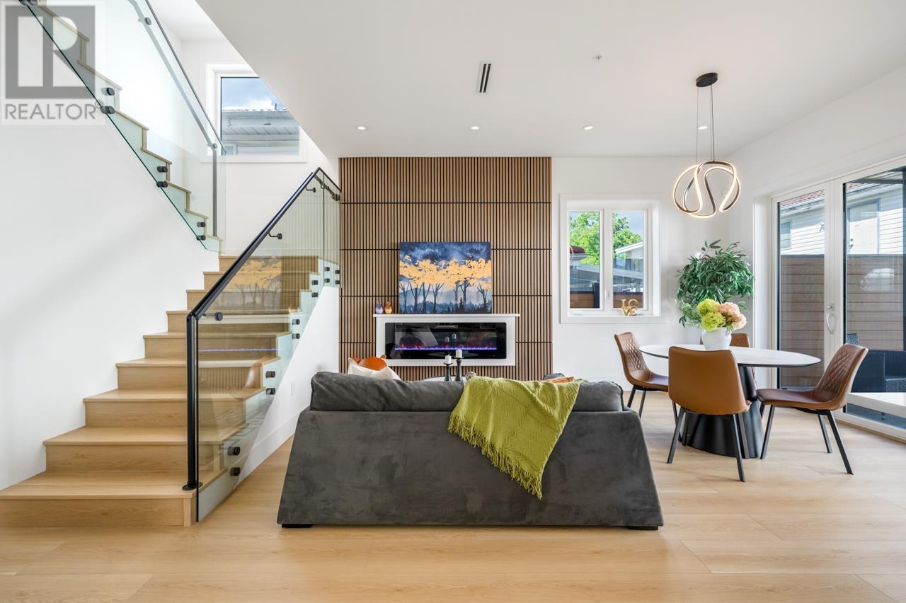 2124 Renfrew Street Unit 2, Vancouver, BC V5M 3J5