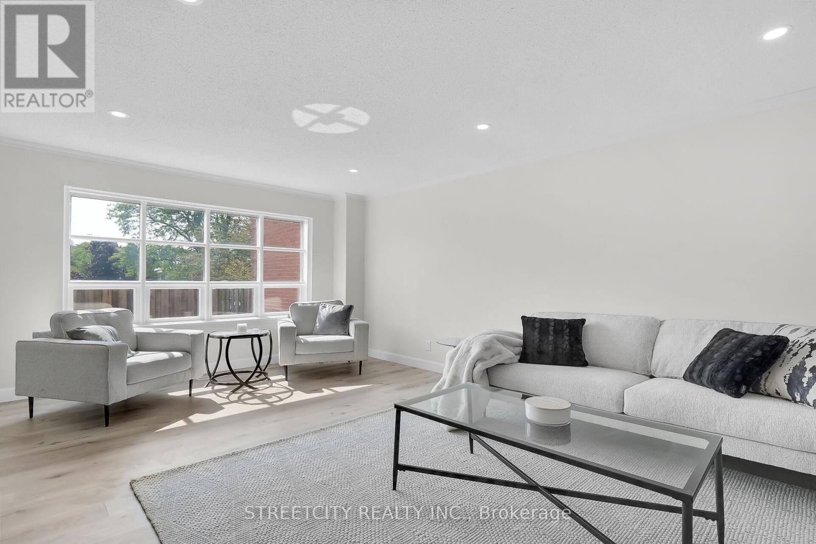 402 Homestead Ct, London, ON N6G 2E9