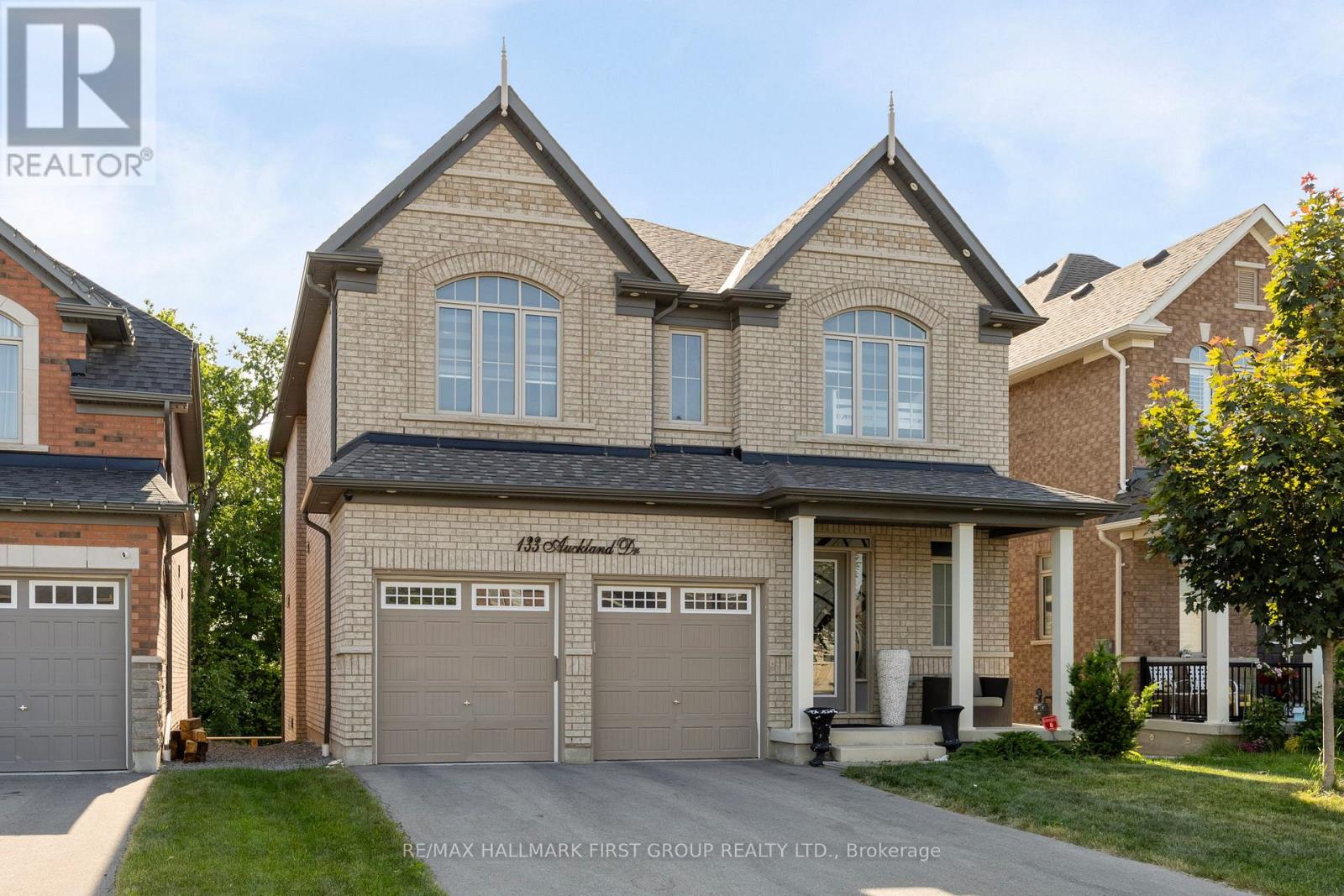 133 Auckland Dr, Whitby, ON L1P 0J4
