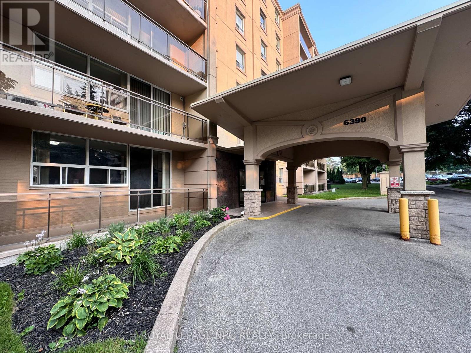 101 6390 Huggins St, Niagara Falls, ON L2J 1H1