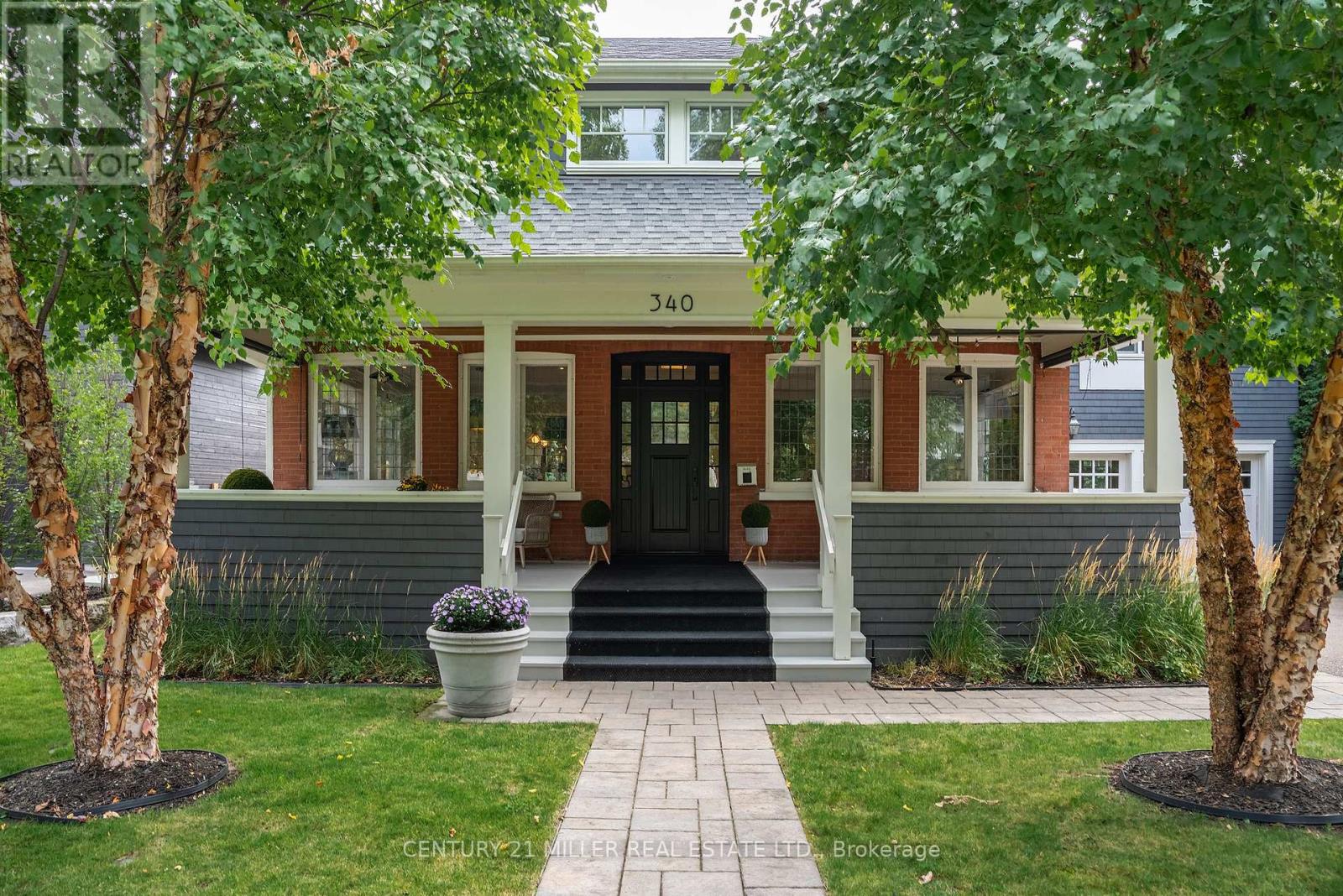 340 Spruce St, Oakville, ON L6J 2H1