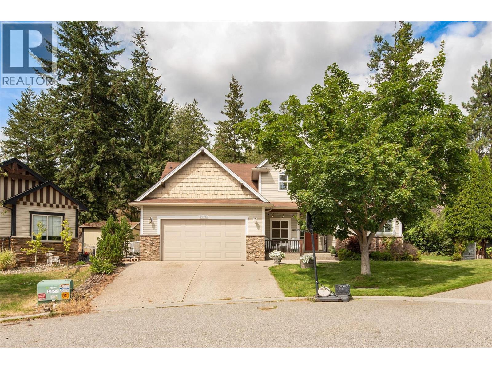 2091 Rose Anne Ct, West Kelowna, BC V1Z 4A3