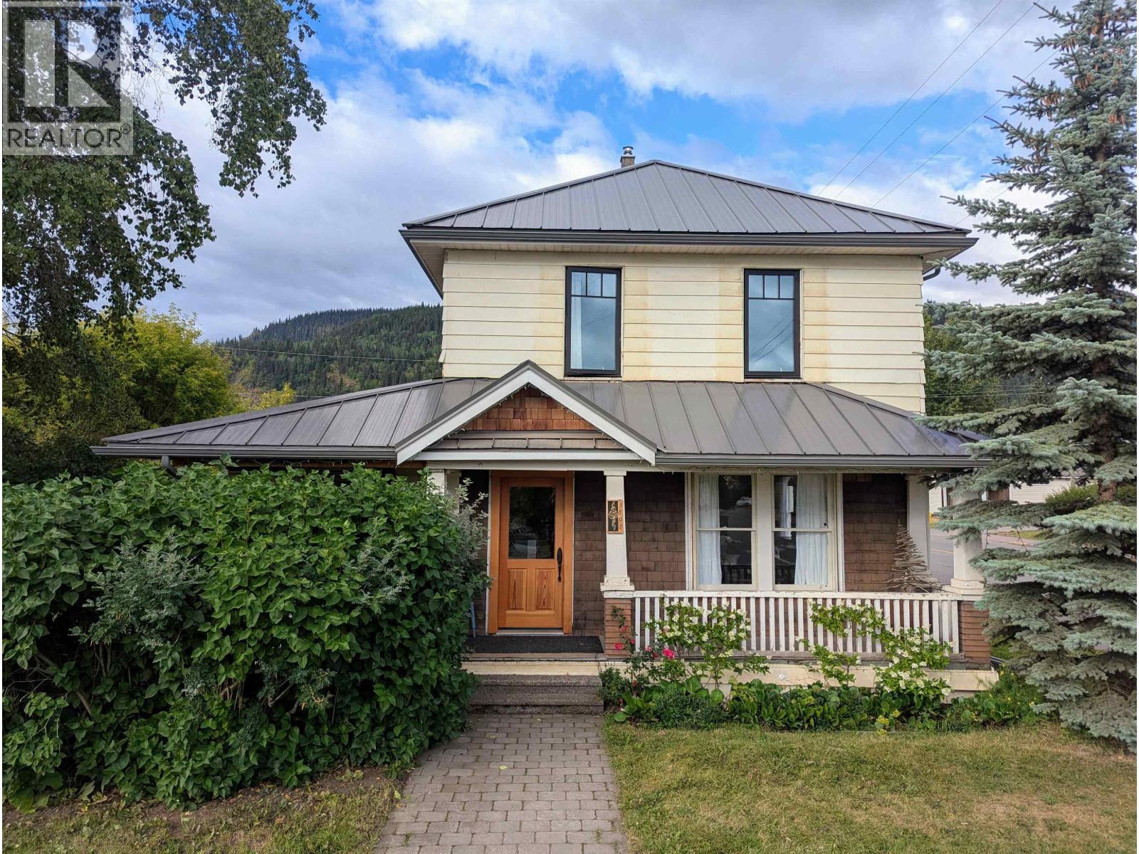 3891 Broadway Ave, Smithers, BC V0J 2N0