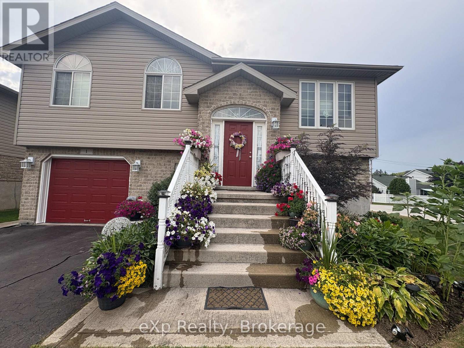 1 St Andrews Dr, Meaford, ON N4L 0A2