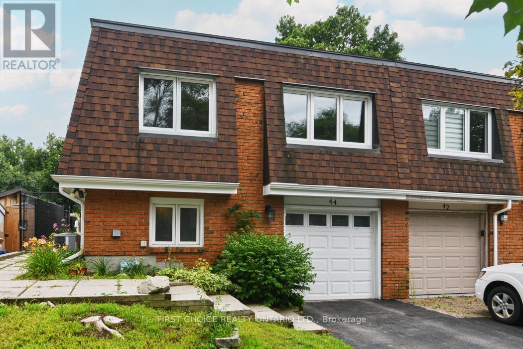 44 Oberon St, Ottawa, ON K2H 7X6