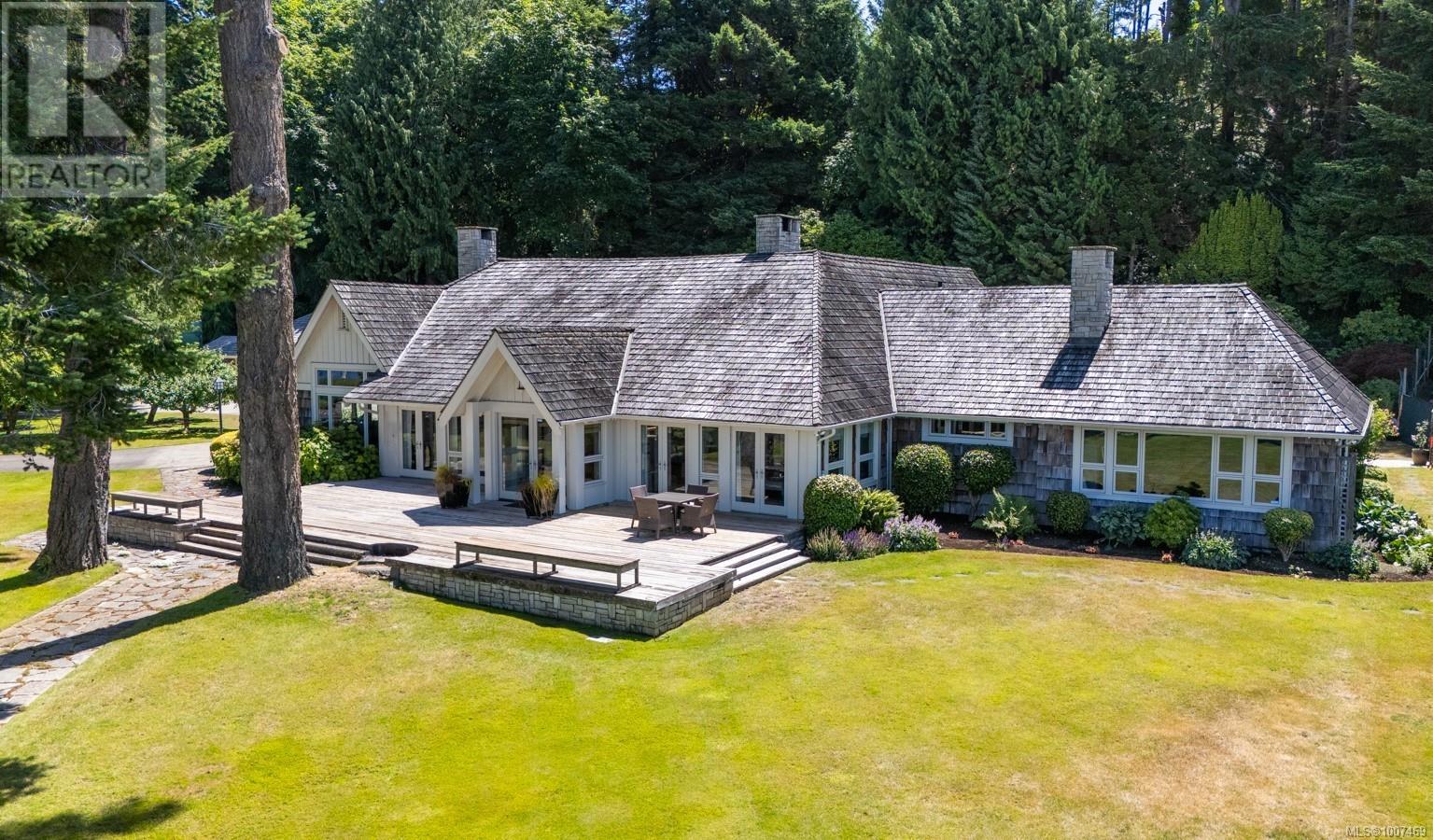 382 Judges Row, Qualicum Beach, BC V9K 1G6