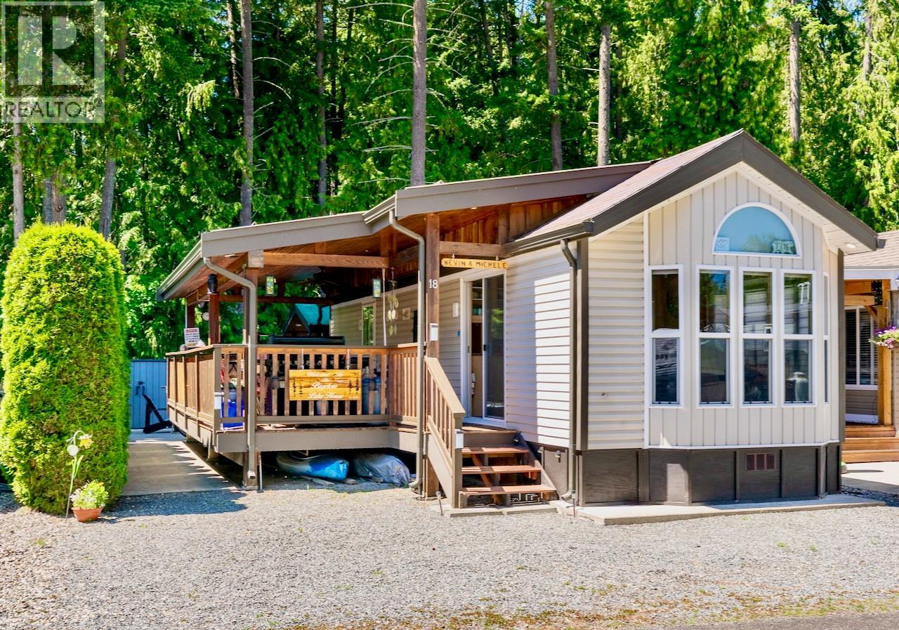 1131 Pine Grove Road Unit 18, Scotch Creek, BC V0E 1M5