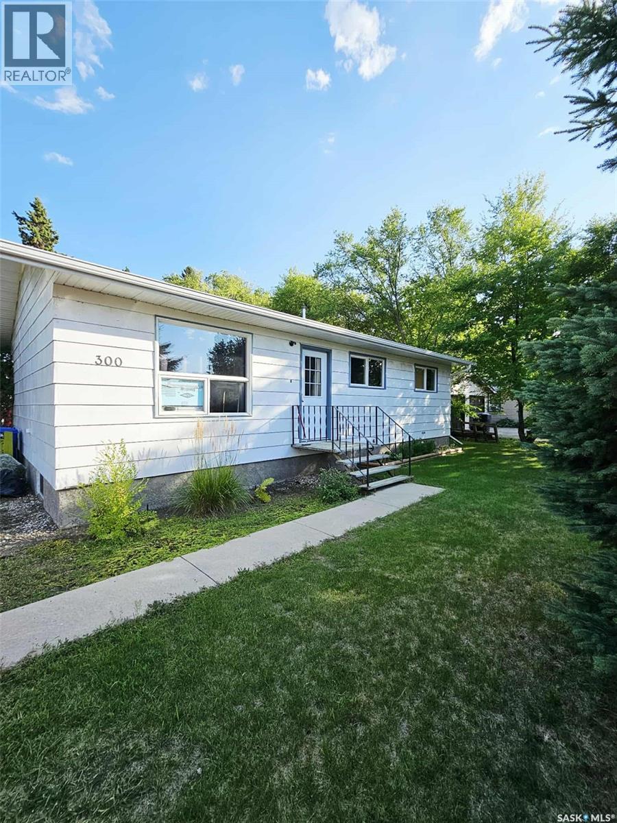 300 4th Street, Bredenbury, SK S0A 0H0