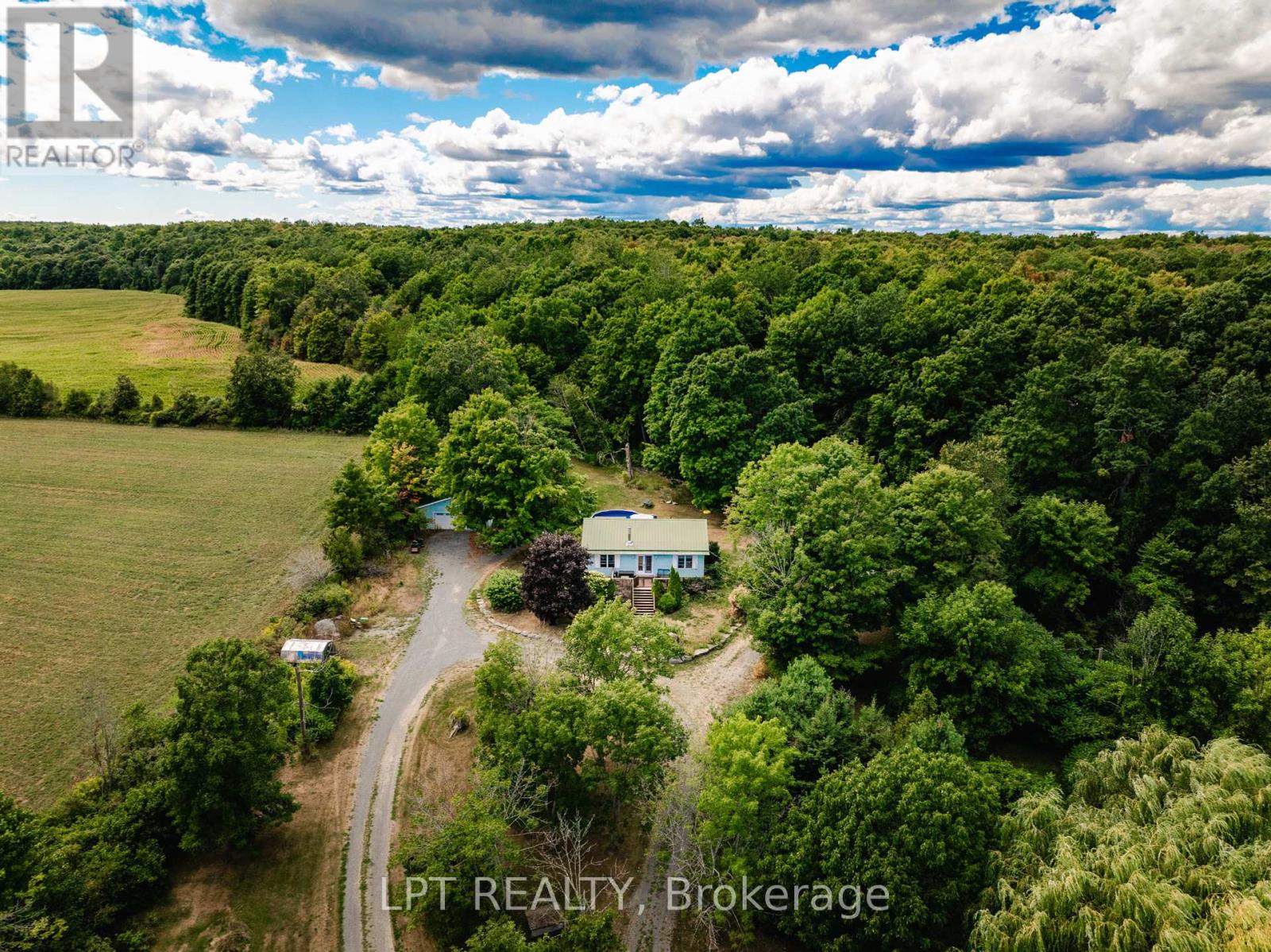 2291 Sands Rd, South Frontenac, ON K0H 1H0