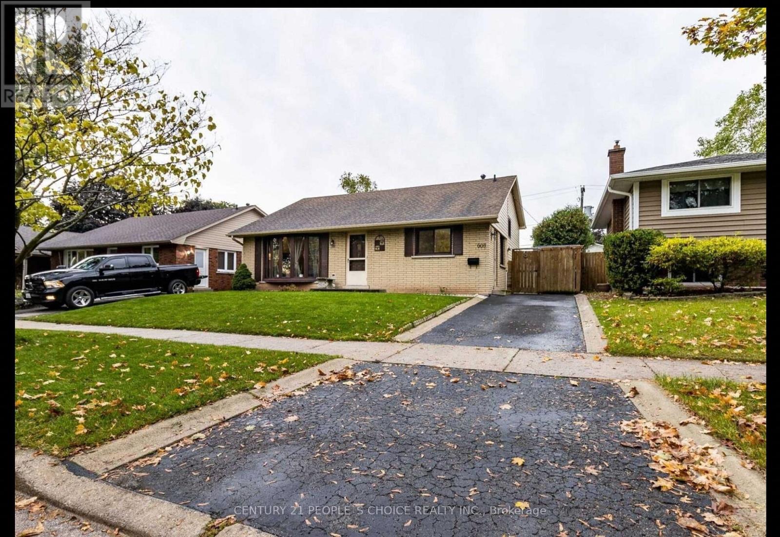 608 Thornwood Ave, Burlington, ON L7N 3B8