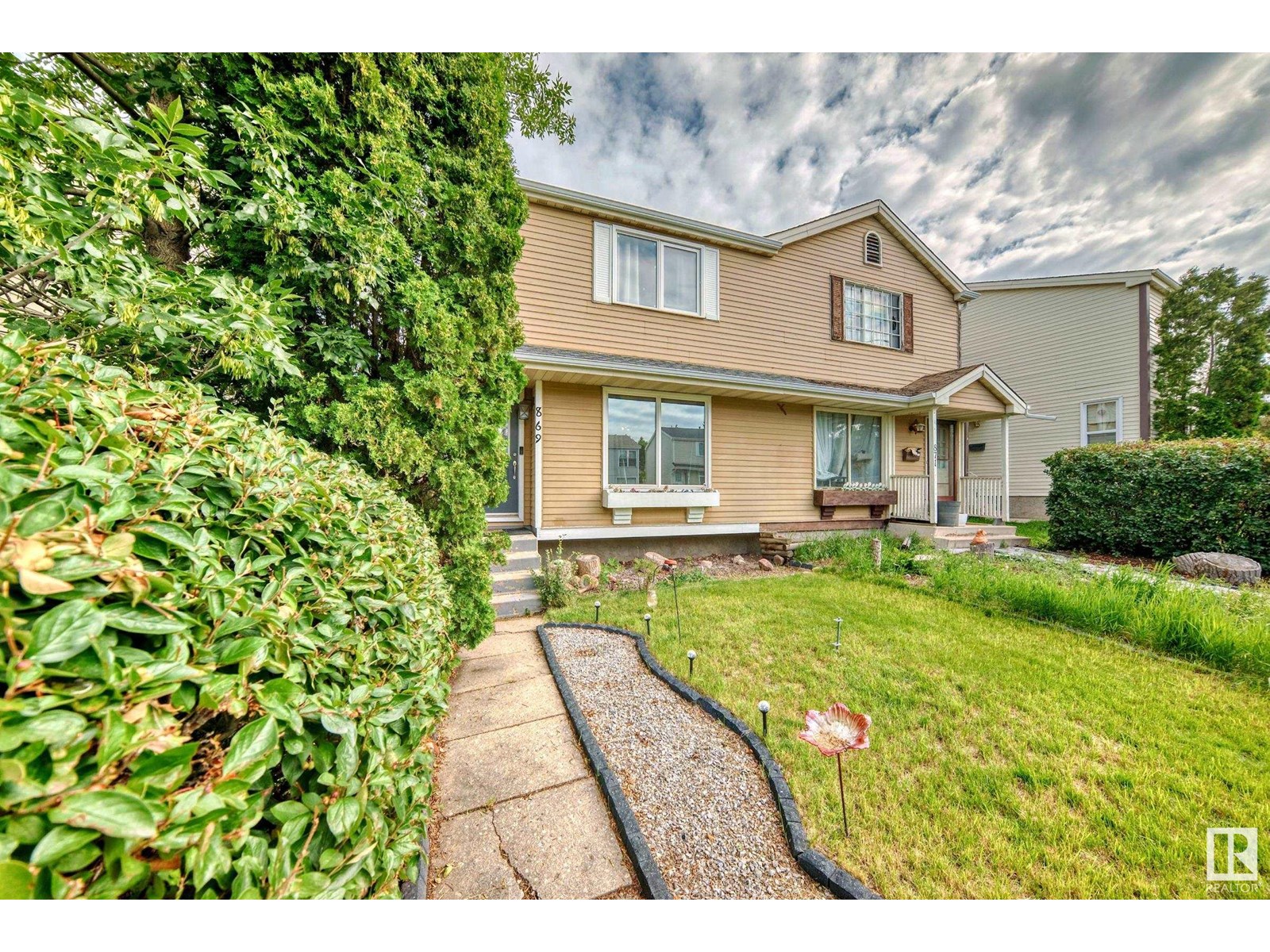 869 Village Me, Sherwood Park, AB T8A 4L9