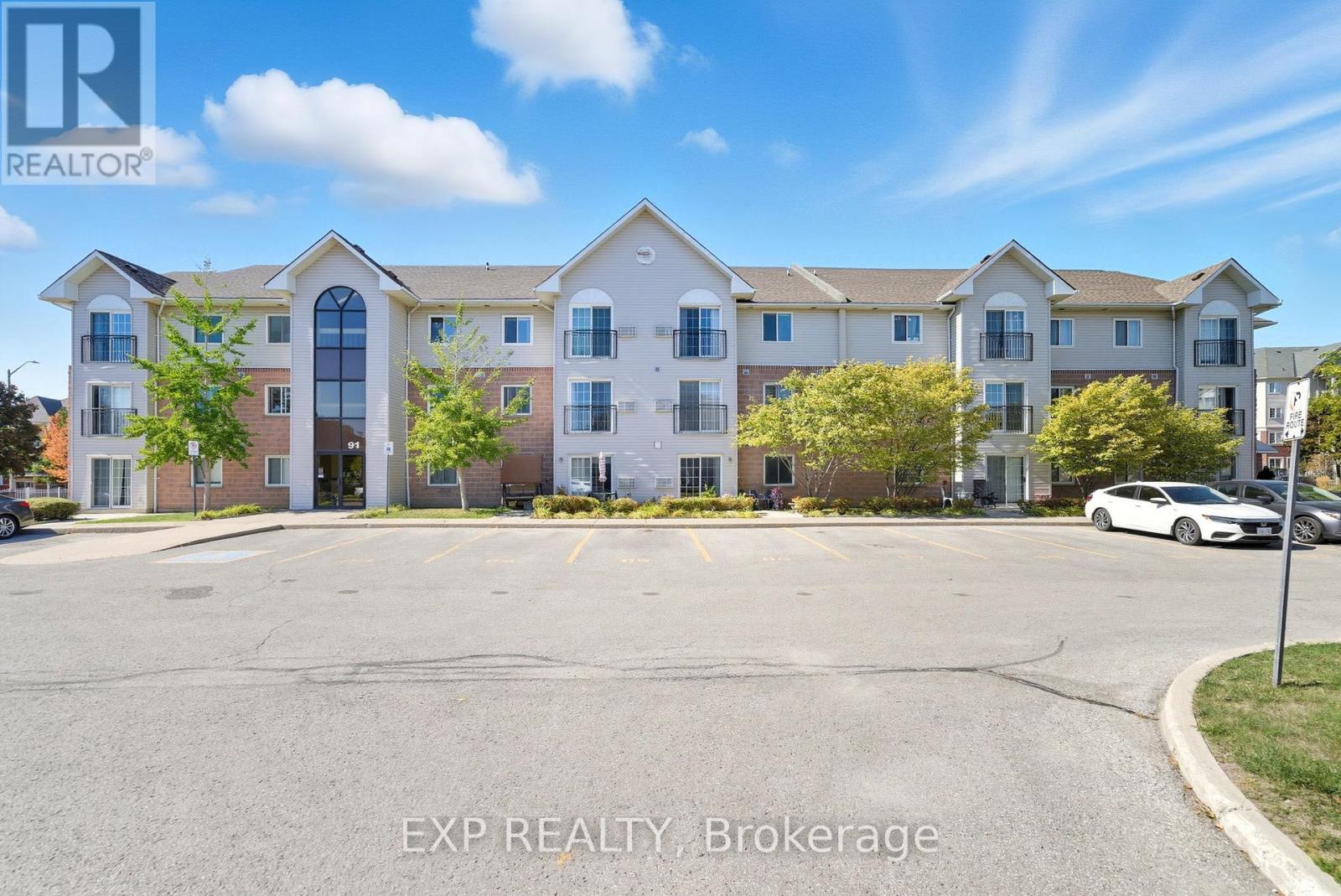 202 91 Aspen Springs Dr, Clarington, ON L1C 5J9