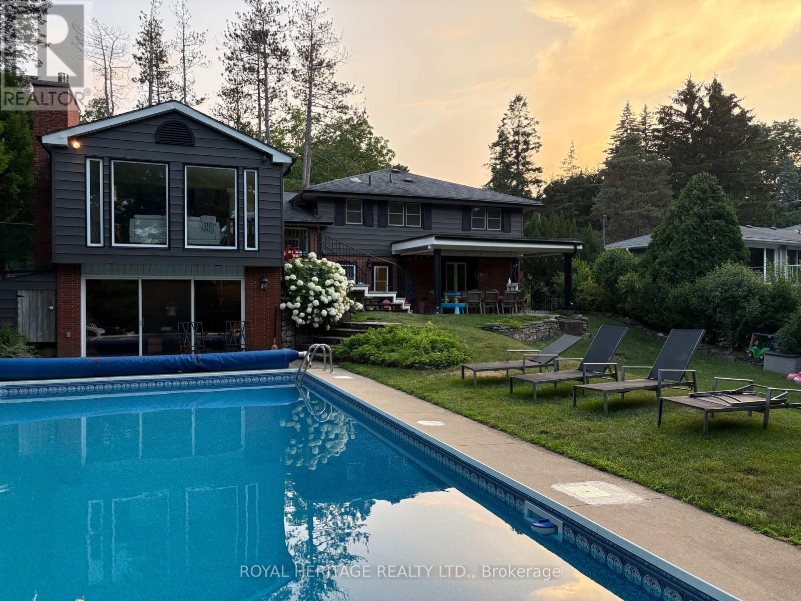 63 Cait Ct, Hamilton Ancaster, ON L5G 1M3