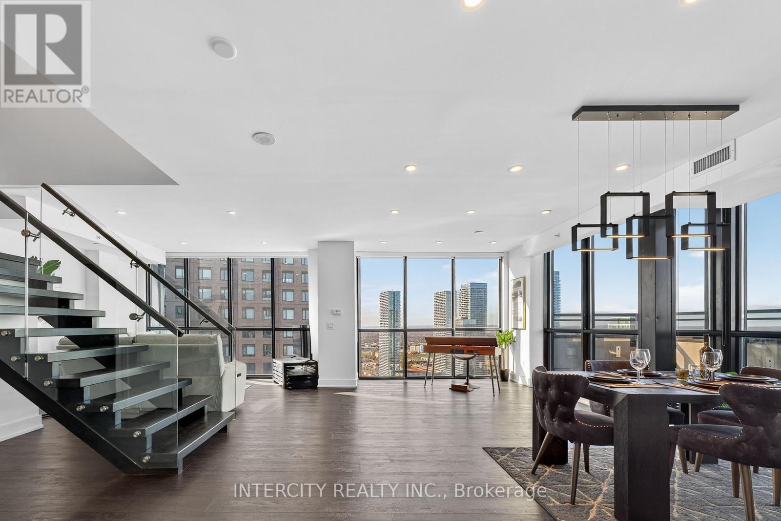 2910 Hwy 7 Ph05 Rd, Vaughan, ON L4K 0H8