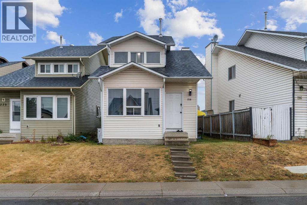 218 Falmere Way NE, Calgary, AB T3J 2X9