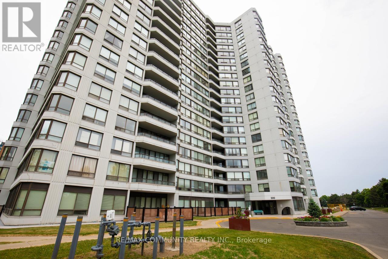 913 300 Alton Towers Cir, Toronto, ON M1V 4X9