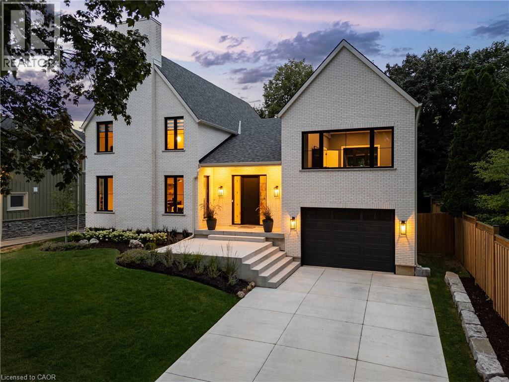 935 Harvey Pl, Burlington, ON L7T 3E9