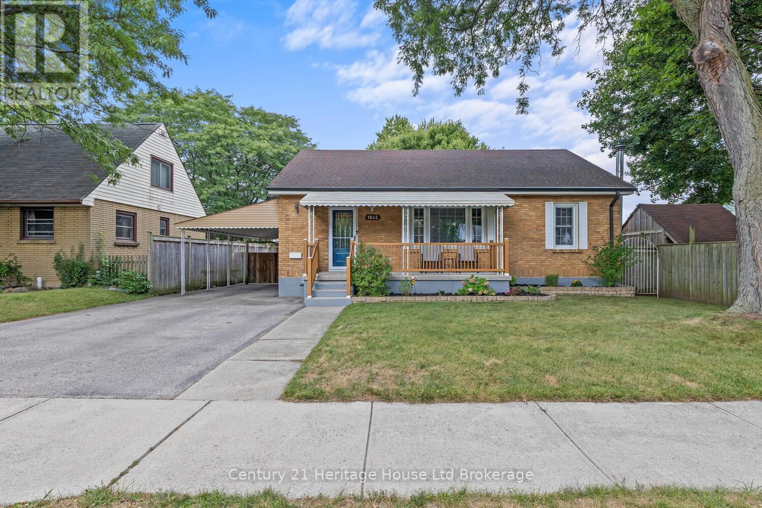 1842 Churchill Ave, London, ON N5W 2L5