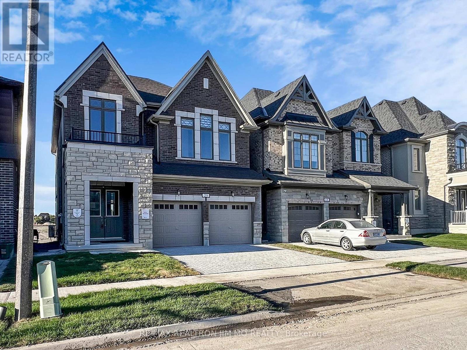 20 Nanhai Ave, Markham Angus Glen, ON L6C 3M9