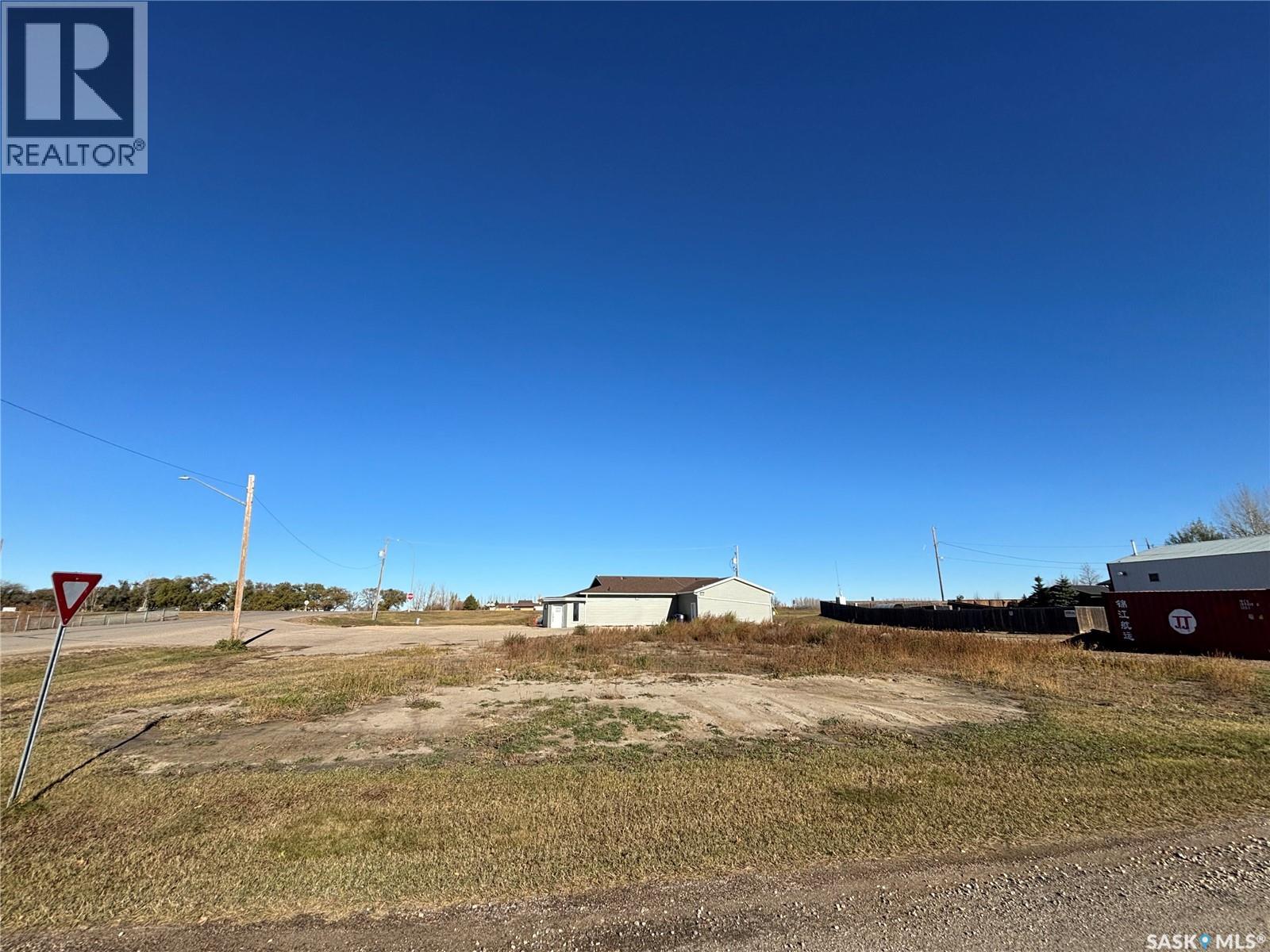 7 Main St, Clavet, SK S0K 0Y0