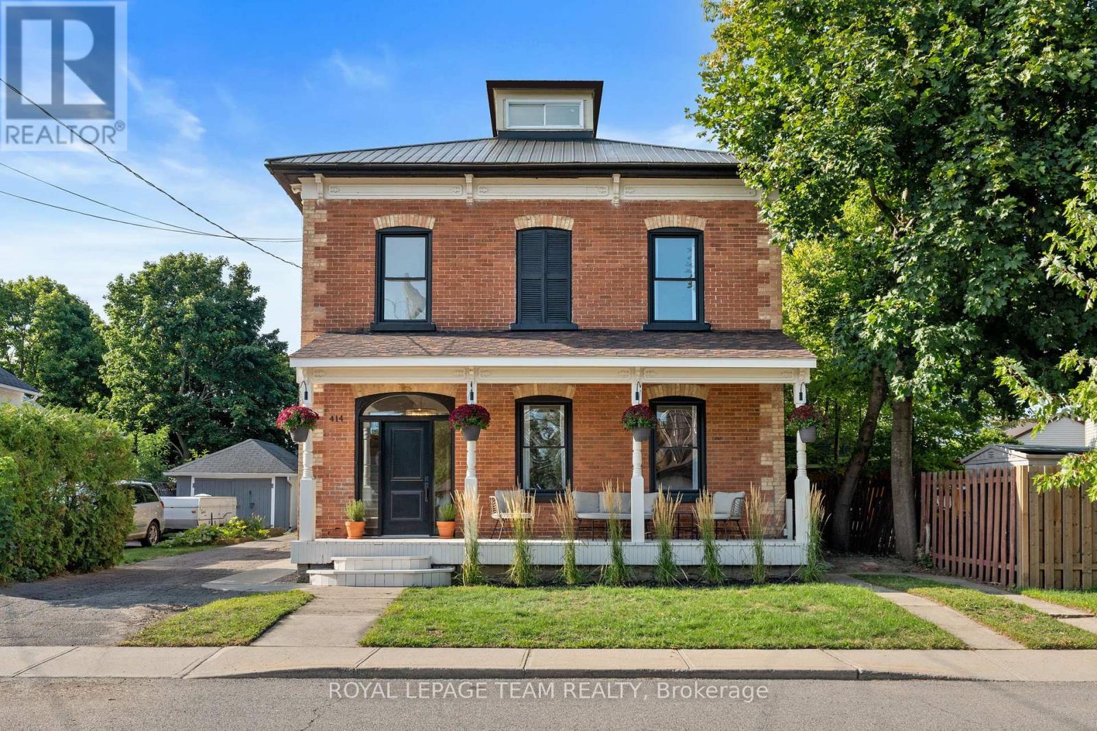 414 James St W, Prescott, ON K0E 1T0