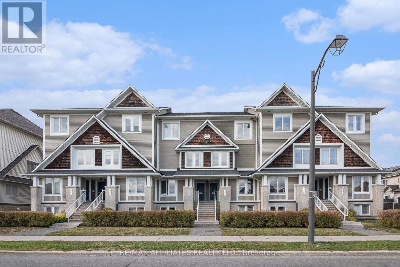 440 Harvest Valley Ave, Ottawa, ON K4A 0V6