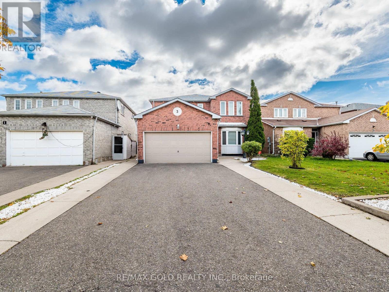 3 Hawkway Ct, Brampton, ON L6Y 4K7