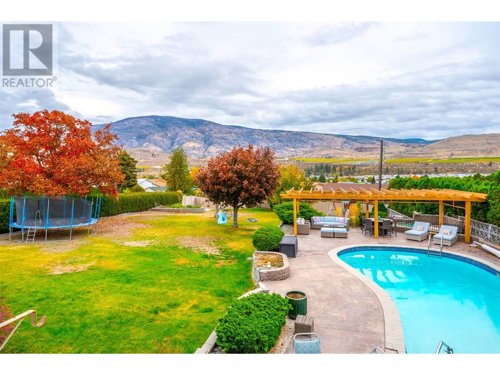 6521 Bellevue Dr, Oliver, BC V0H 1T4