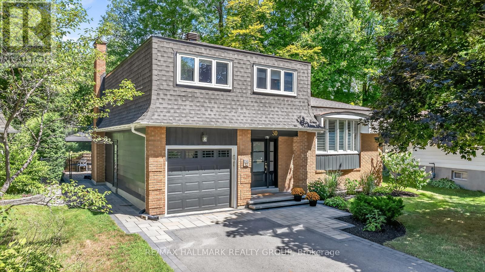 30 Oakhurst Cres, Ottawa, ON K1B 4A6